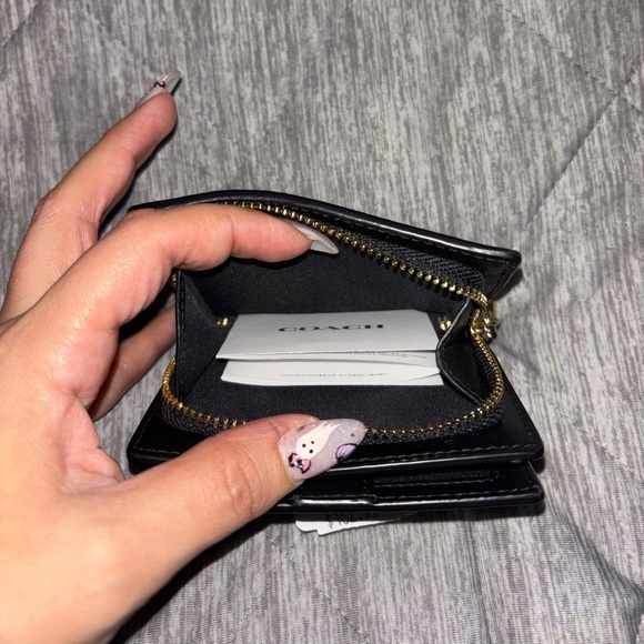 Coach Snap Wallet with Lips print - Picture 4 of 7